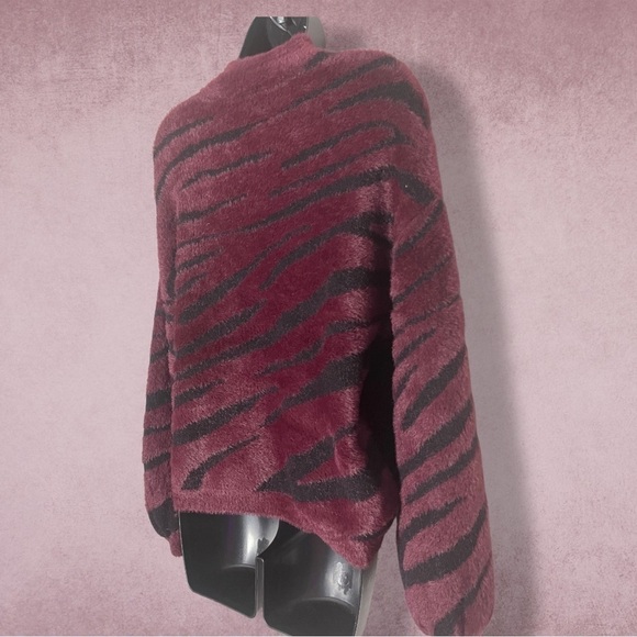 Catherine Malandrino Soft Plush Plum Black Zebra Long Sleeve Top Size Large - Picture 7 of 11